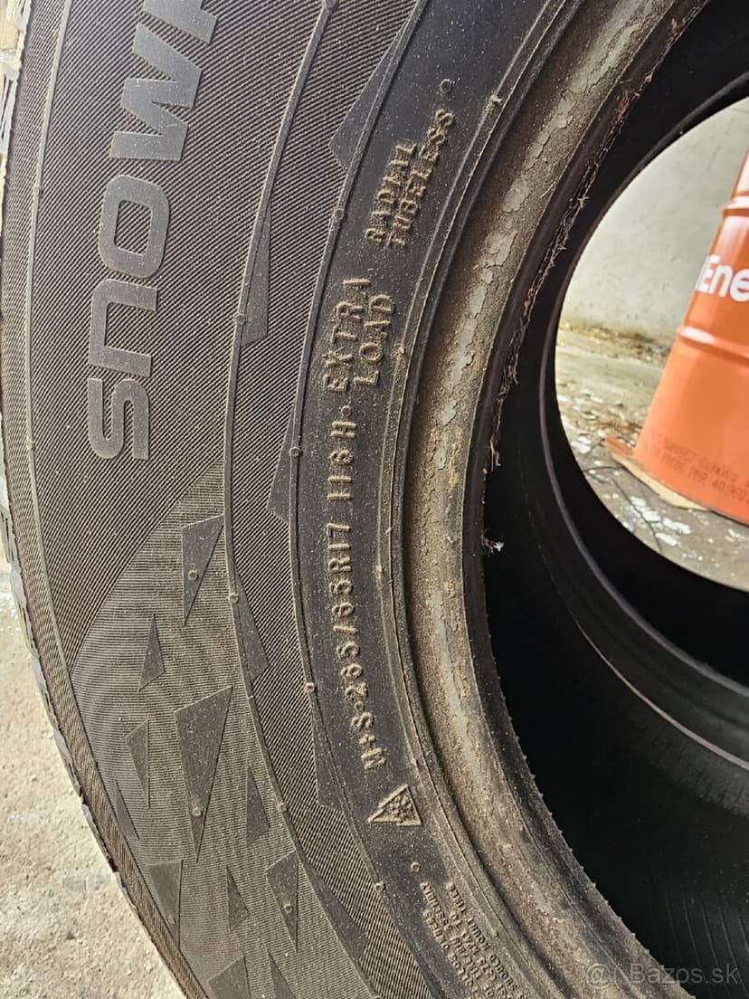 Predam zimne pneu 265 65 R17