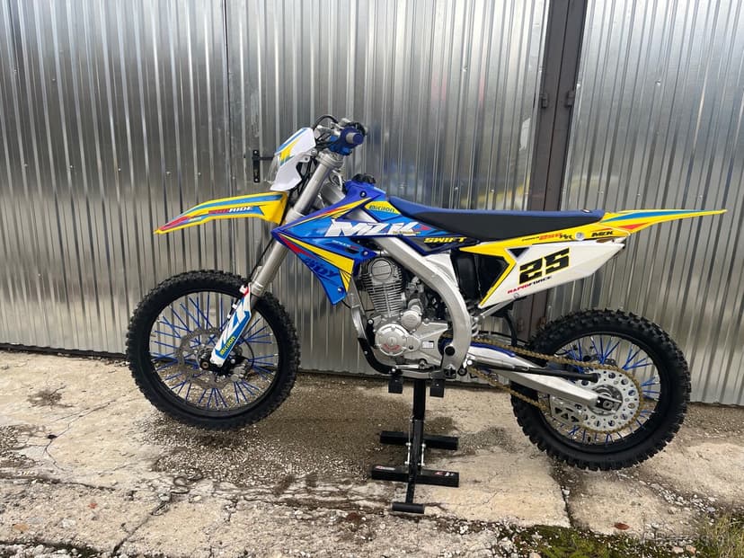 Enduro mzk 250 cm3