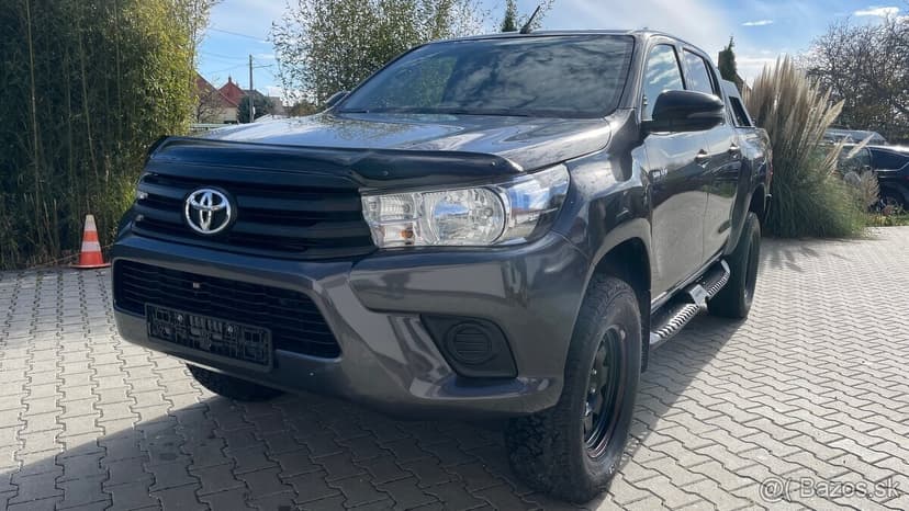 TOYOTA HILUX 2.4DI-D - PREDAJ AJ NA SPLÁTKY