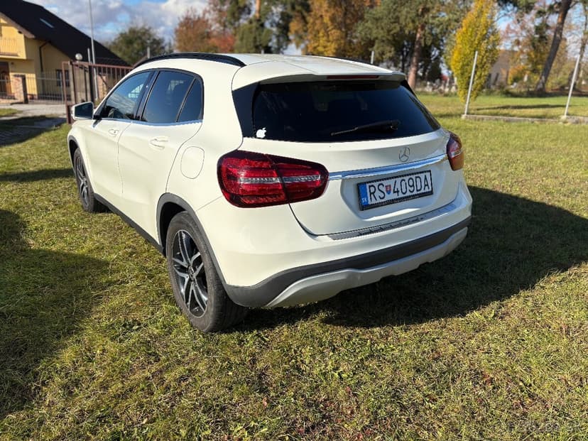 Mercedes Benz GLA 180, 5/2018, 90kw, - benzín