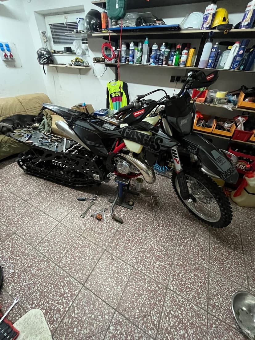 Snežný pas.   Ktm , husqvarna , gas gas