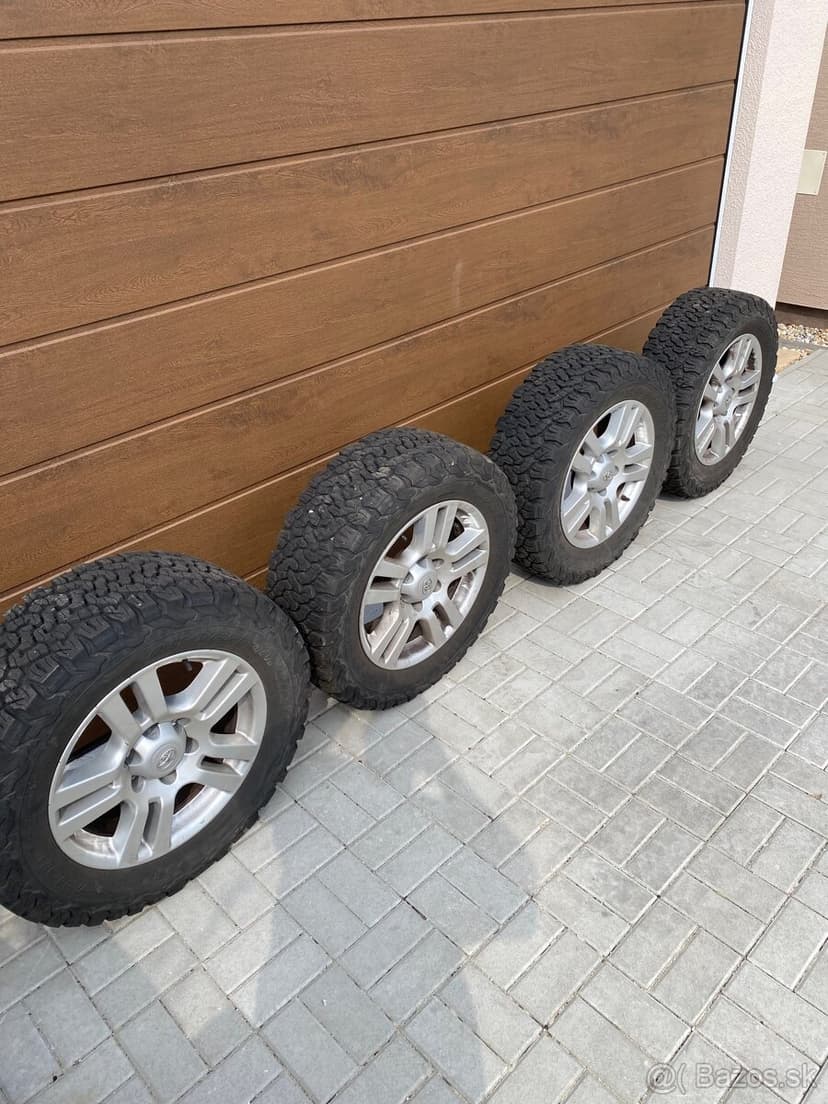 Disky + Pneu Toyota Land cruiser / Hilux