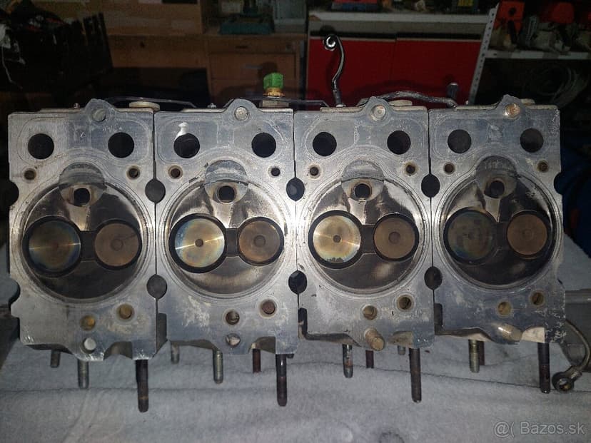 Hlava valcov z Jeep CHEROKEE XJ 2.5 TD (cena dohodou)