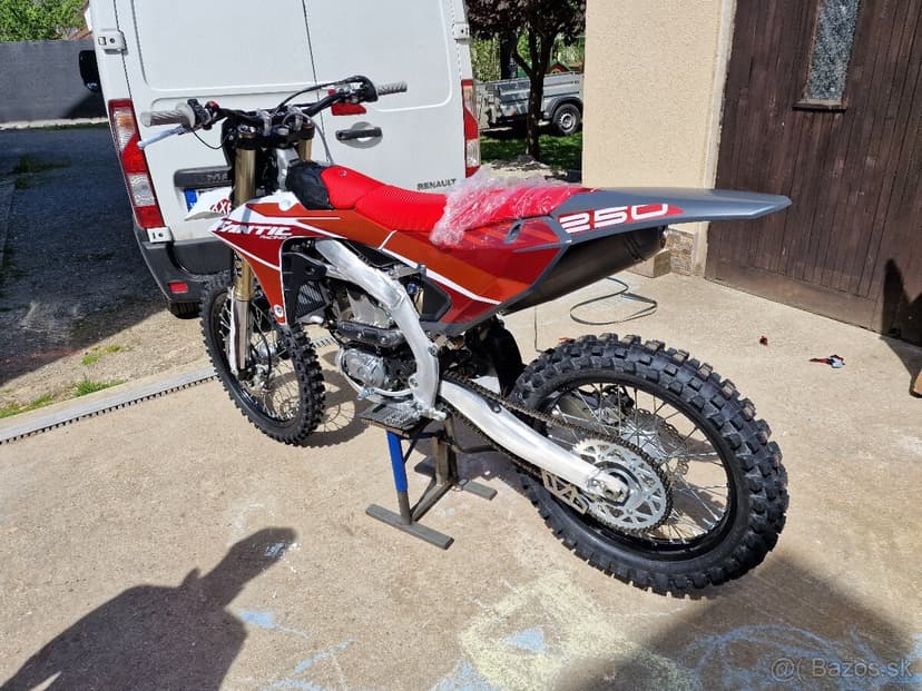 Fantic XXF 250 2025 Yamaha yz250f 25