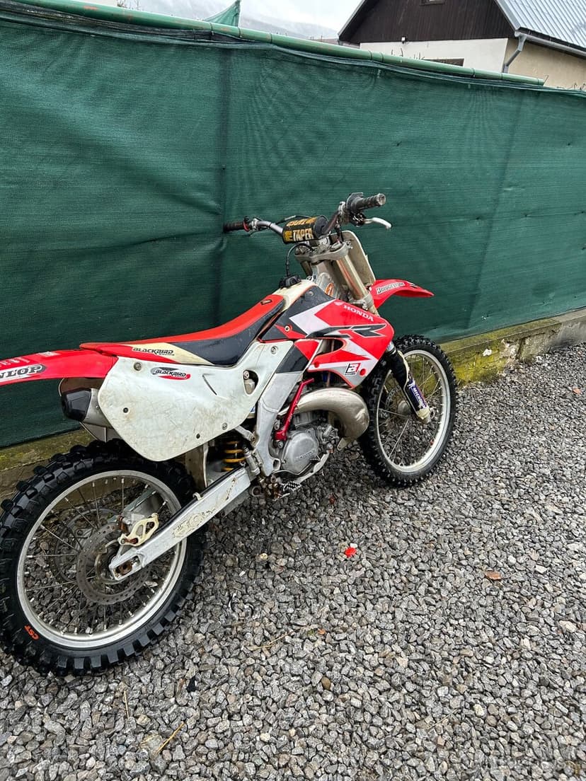 Predám Honda cr 250