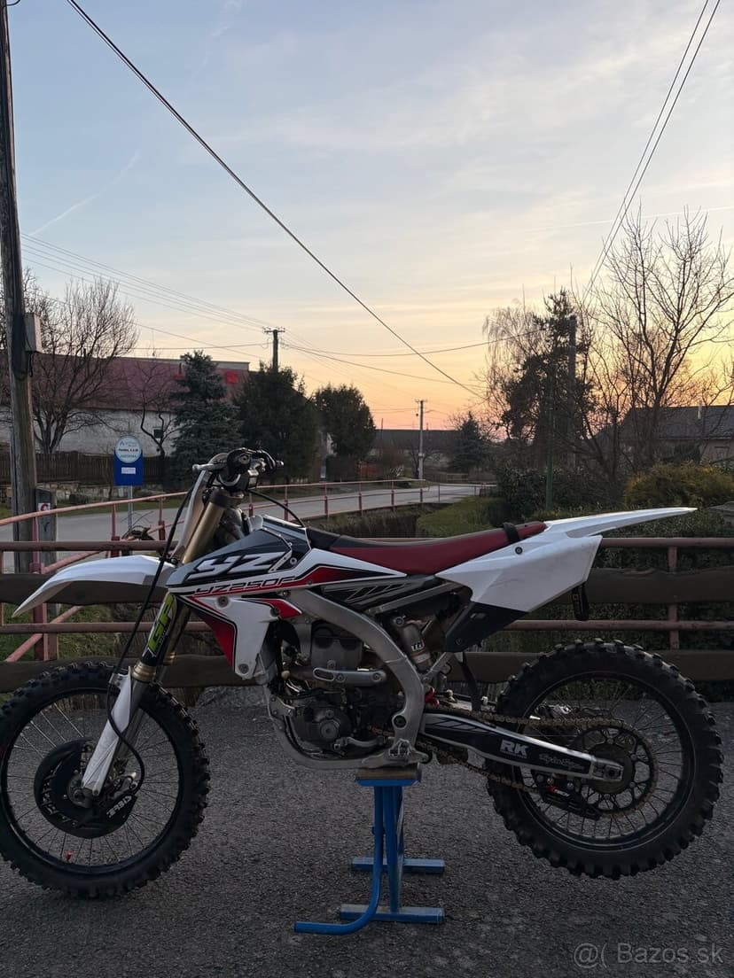 Predám Yamaha YZF 250 (2016)