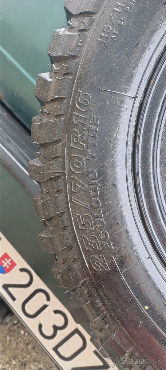 Predám pneu 235/70 R16