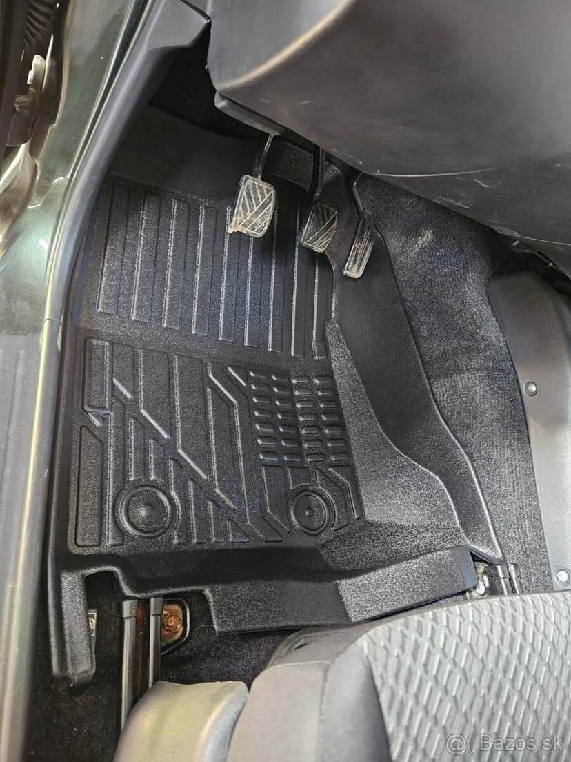 Suzuki Jimny - gumové koberce, vaničky