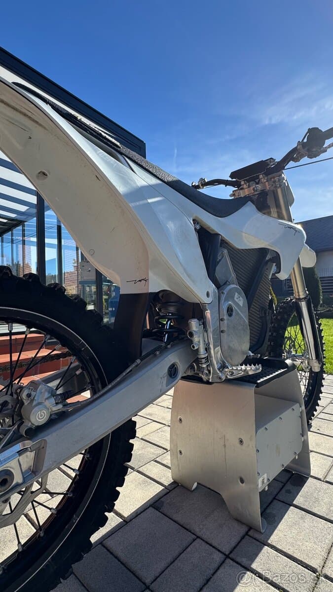STARK VARG MX ALPHA 80HP ELEKTRICKÁ MOTORKA