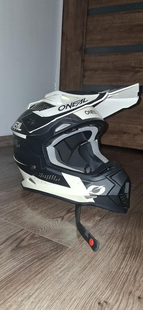 Enduro prilba + enduro chránič