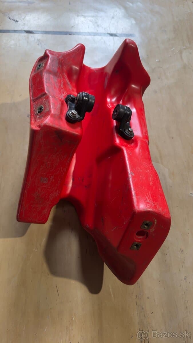 Predam nadrz na honda cr 250 1985-87