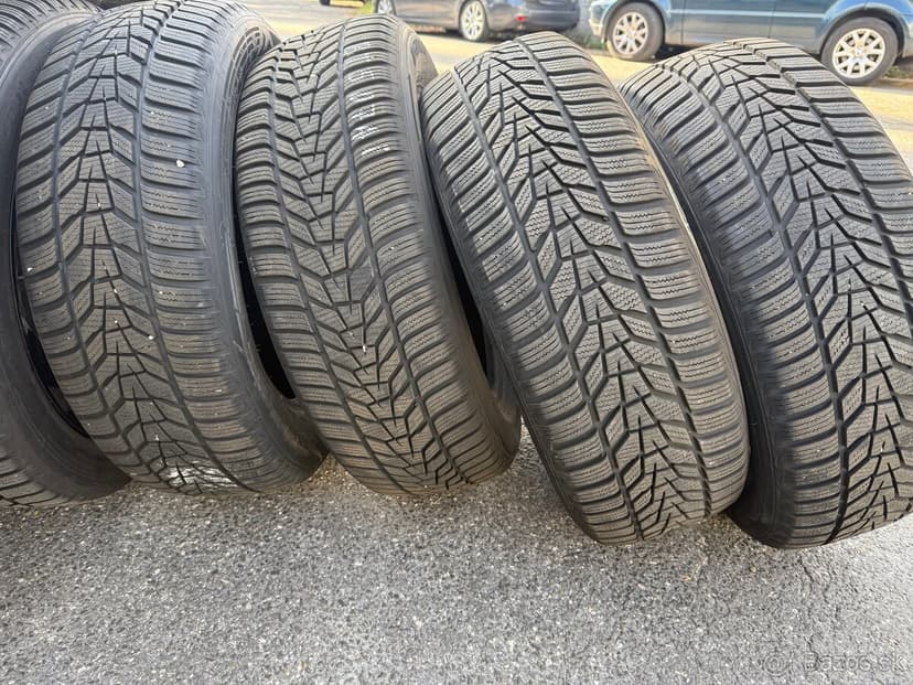 Zánovné zimné pneu Hankook W330A 225/60 R18 XL pre SUV