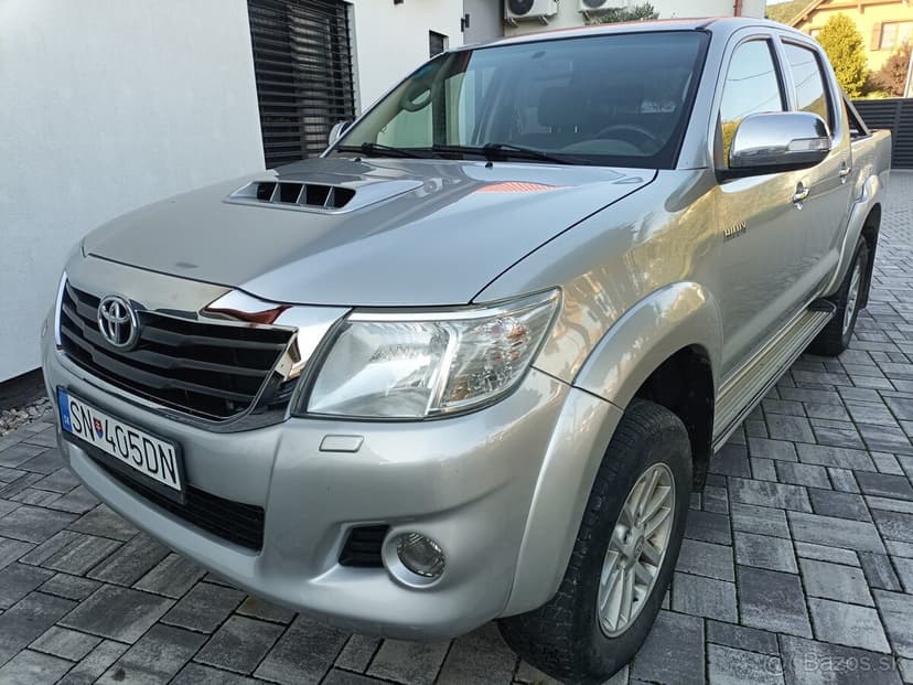 TOYOTA HILUX - NA PREDAJ / aj na splatky