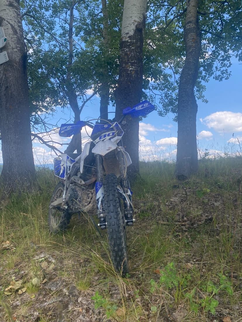 Predám motorku hurricane  250