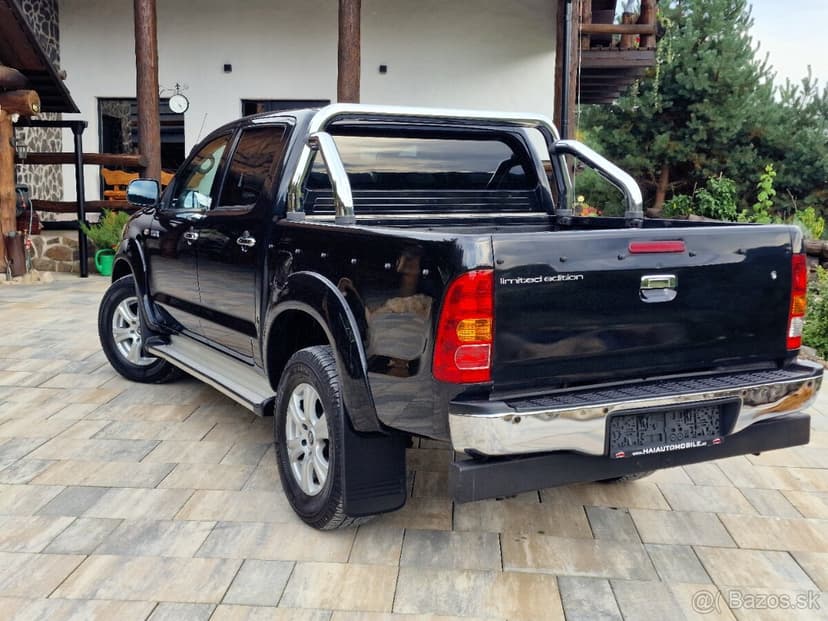Toyota Hilux 3.0 D-4D 4X4 UKÁŽKOVÝ STAV