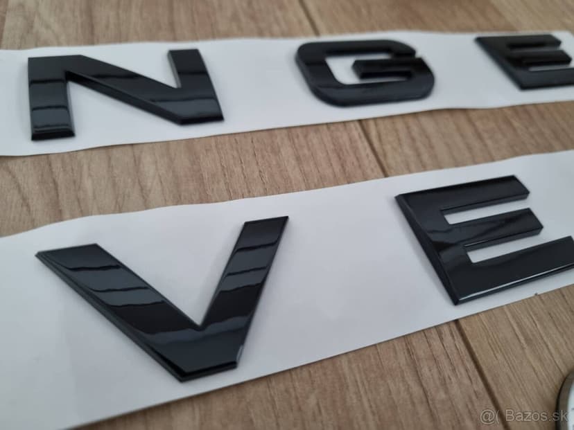 Napis RANGE ROVER, SKODA VRS MINI COOPER