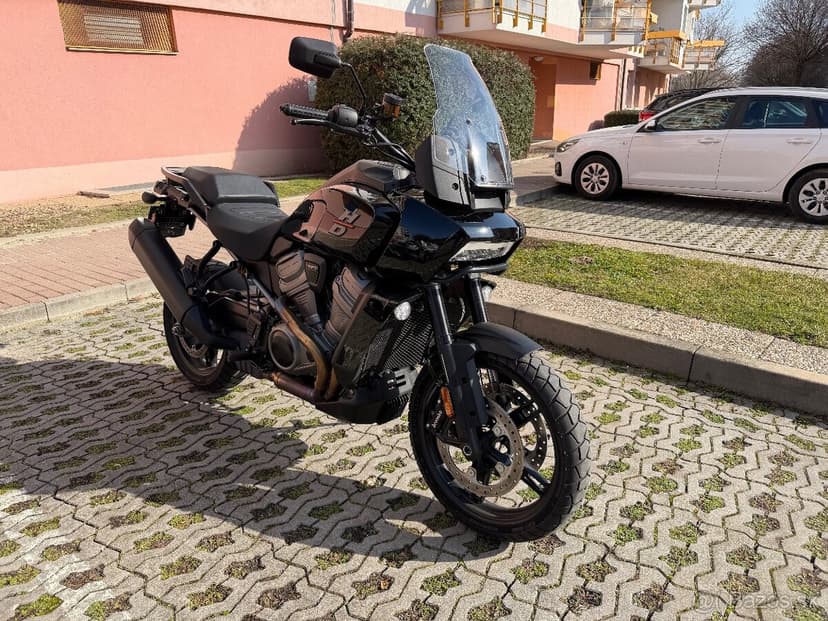 HD Pan America 1250 I.majitel ČR jako nova najeto 4.500 km