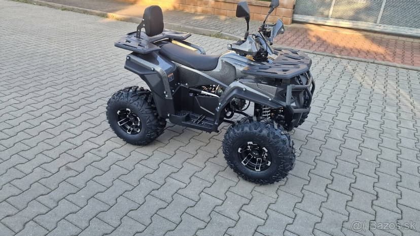 Dětská čtyřtaktní čtyřkolka RockRider Deluxe
