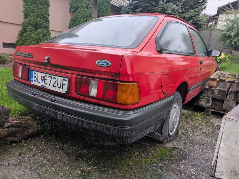 Ford Sierra CL 2.0 OHC (1990) – bez korózie, vhodná na renov