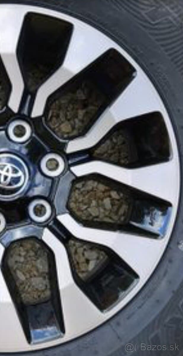 alu  kolesá  TOYOTA HILUX (rezervace)