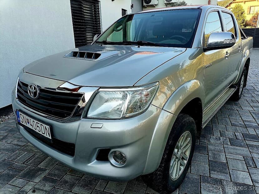 TOYOTA HILUX 2.5DI-D - PREDAJ AJ NA SPLÁTKY