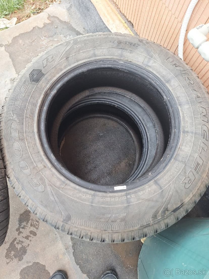 Predám pneu 265/65 R17
