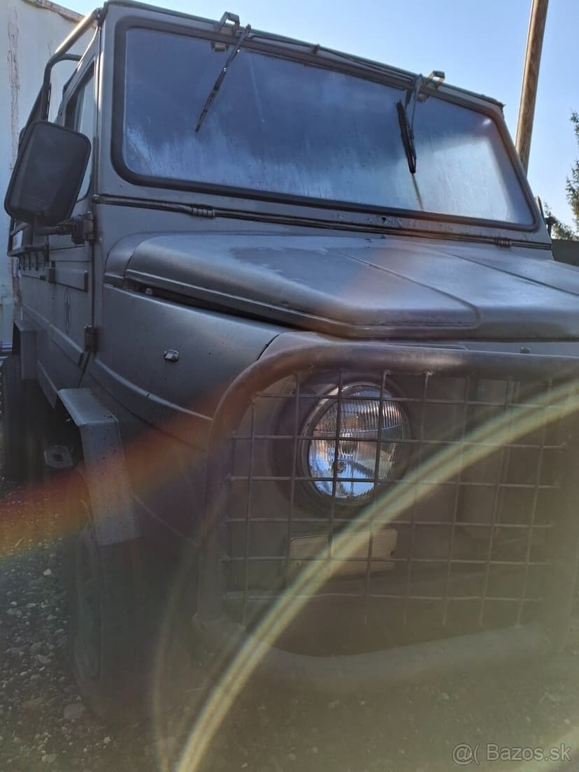 Predám vojenské terénne vozidlá UAZ-469 a LUAZ-969