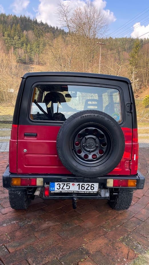 Predám suzuki samurai 1,3 52kw r.v 92