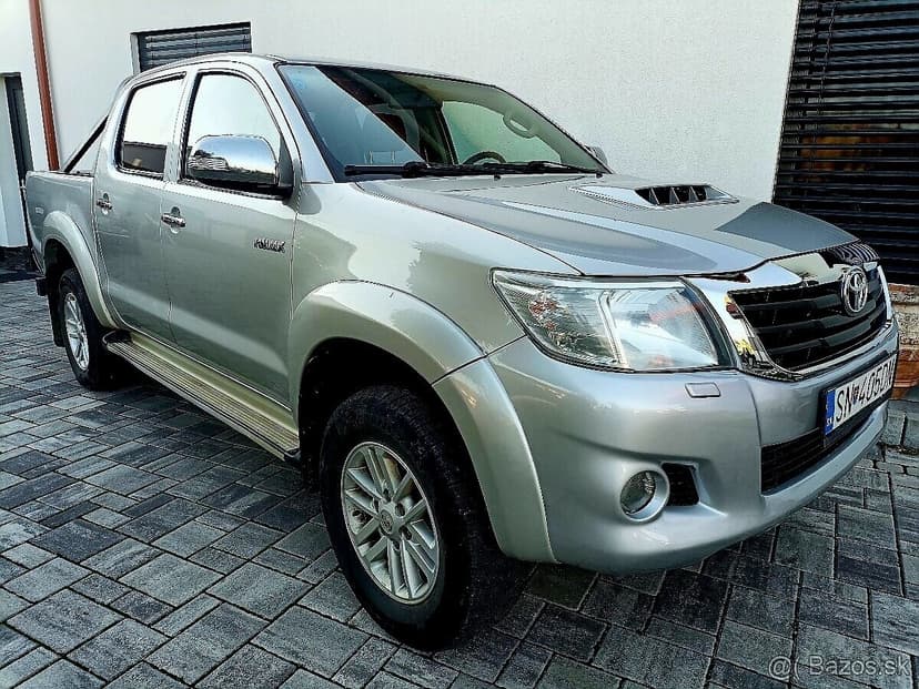 TOYOTA HILUX 2.5DI-D - PREDAJ AJ NA SPLÁTKY