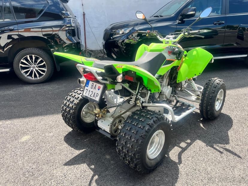 Access tomahawk 300. 555km