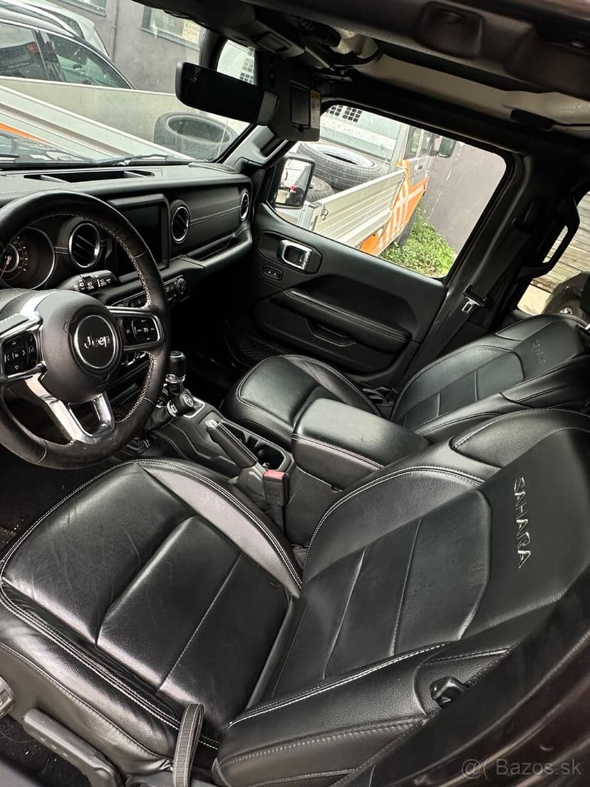 Jeep wrangler sahara