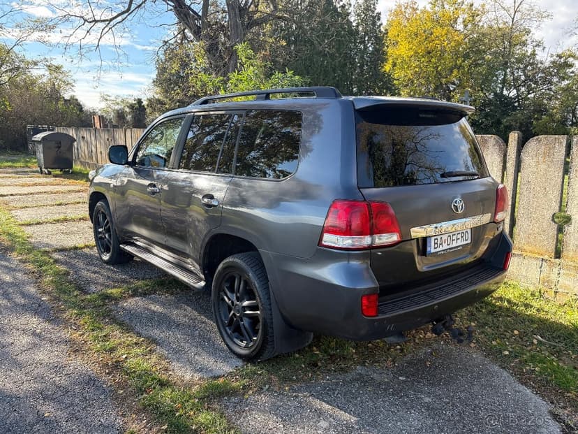 Toyota Land Cruiser 200 V8 4.5D