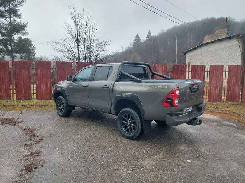 Toyota Hilux 2.8 D-4D Invincible 4x4 A/T, odpočet DPH