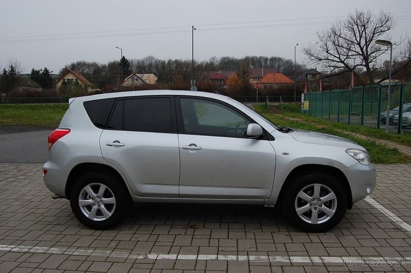 Toyota RAV4  2.0 benzín