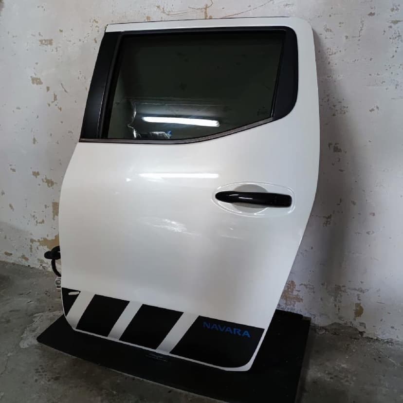 Dveře,zrcátko aj. díly Nissan Navara D23 Renault Alaskan