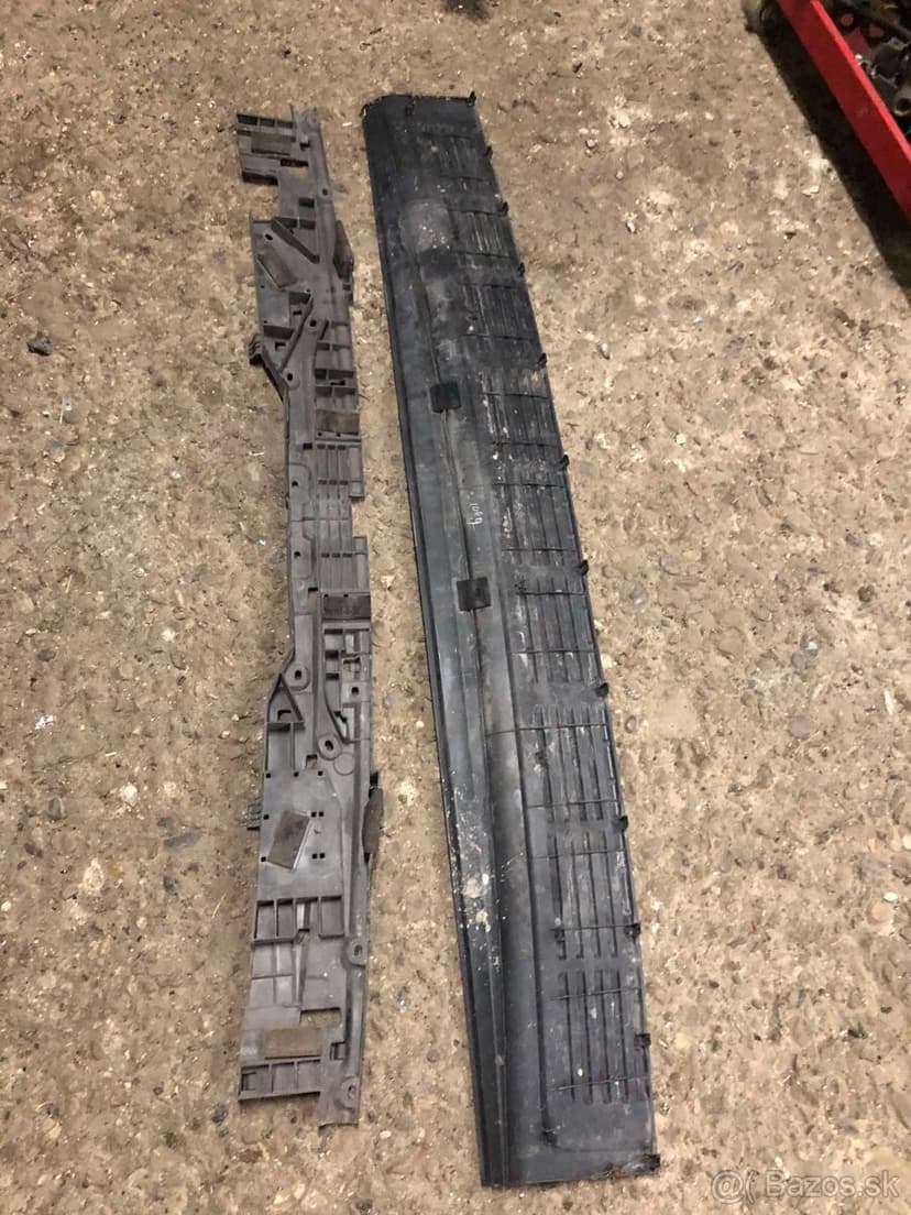 predam plast zad. naraznika pre toyota l.c.200