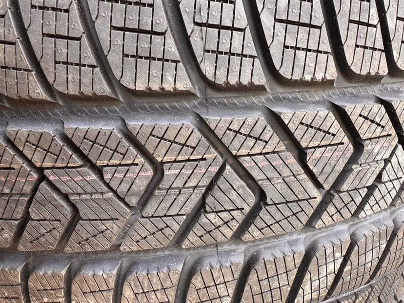 NOVA ZIMNA SADA RANGE ROVER SPORT L460 R21 275/50/21