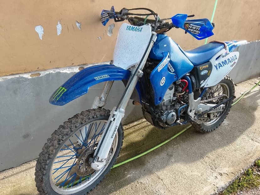 Predám Yamaha Wr 400 Rv2001