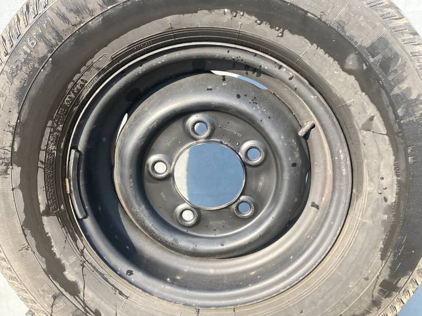 Kola LAND ROVER DEFENDER s pneu LT235/85R16