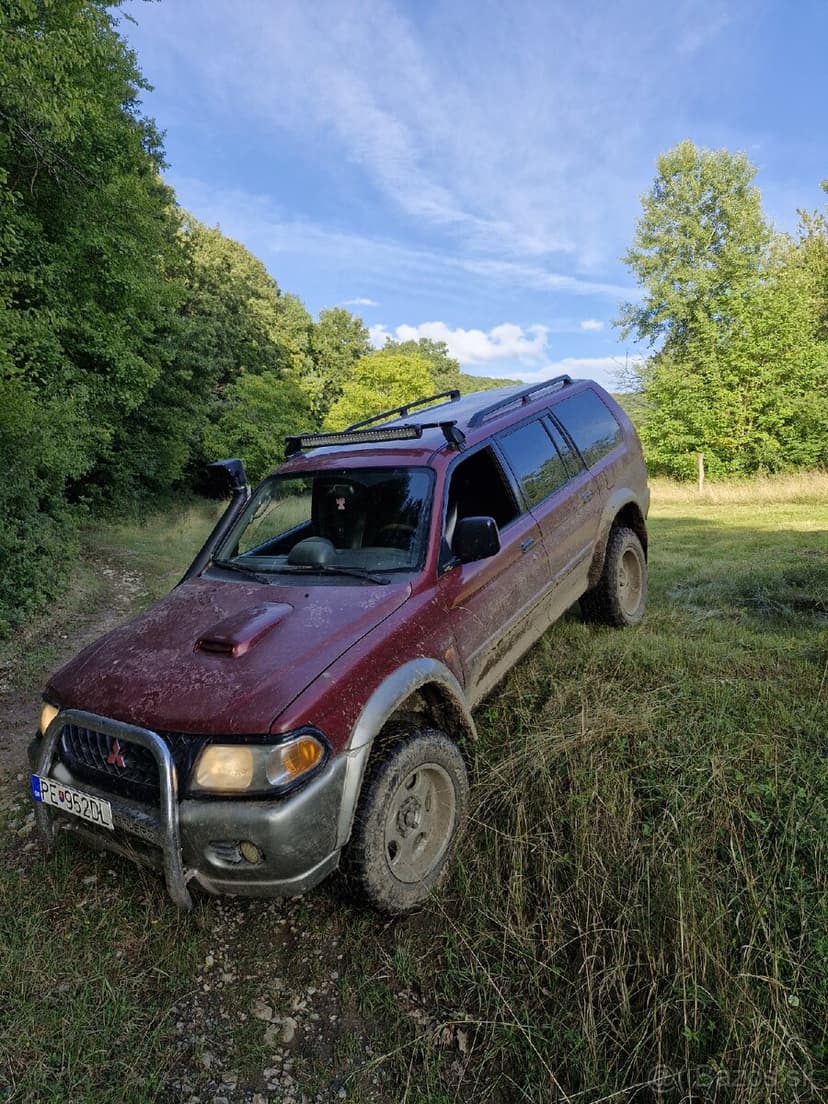 Mitsubishi pajero sport