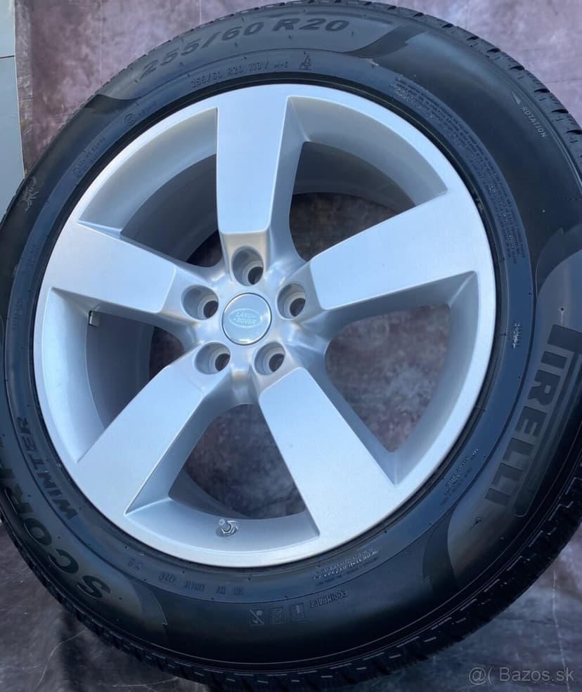 Zimní nová sada Land Rover Defender 255/60R20 113V