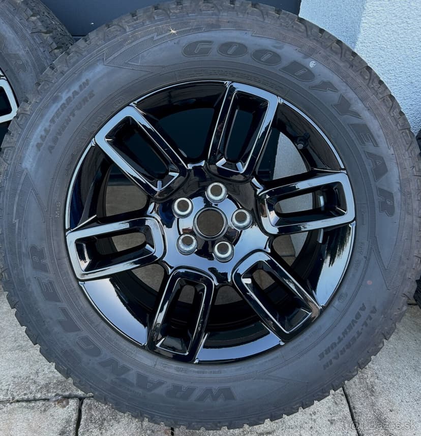 19" disky s pneumatikami Land Rover Defender