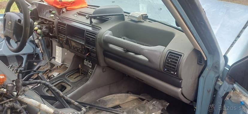 Rozpredám Land Rover Discovery 2 4.0 V8 LPG