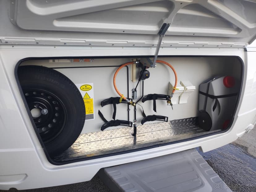 príves Bürstner Averso Plus 510 TK 1600 kg s podl. kúrením