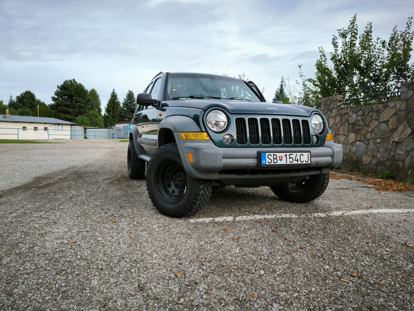 Predám Jeep Cherokee 2.4 benzin/plyn