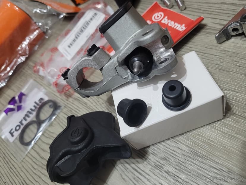 KTM brzdova pumpa snímač brembo formula domino