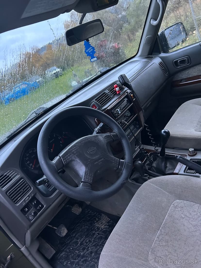 Nissan patrol y61