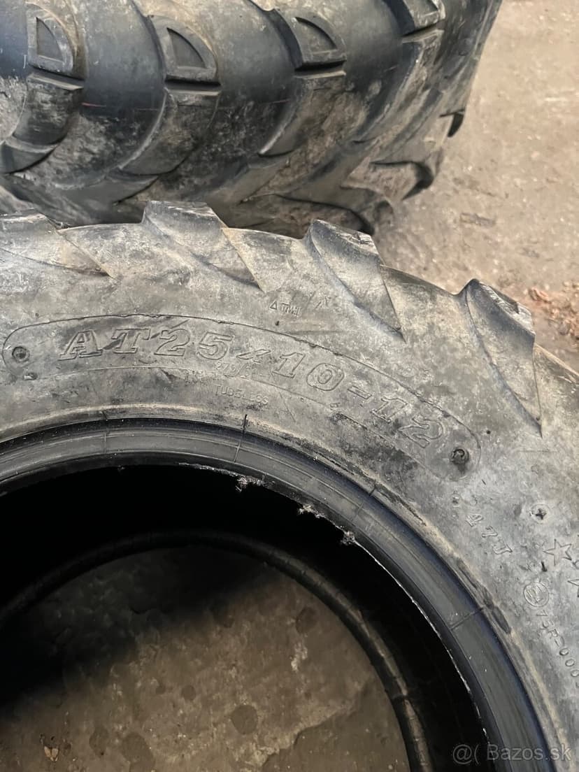 Pneumatiky na stvorkolku 2x 25x10-12