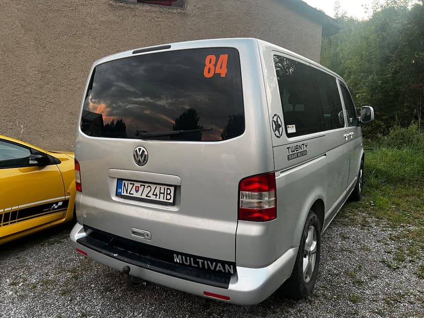 Predam vw Multivan T5 2.5tdi