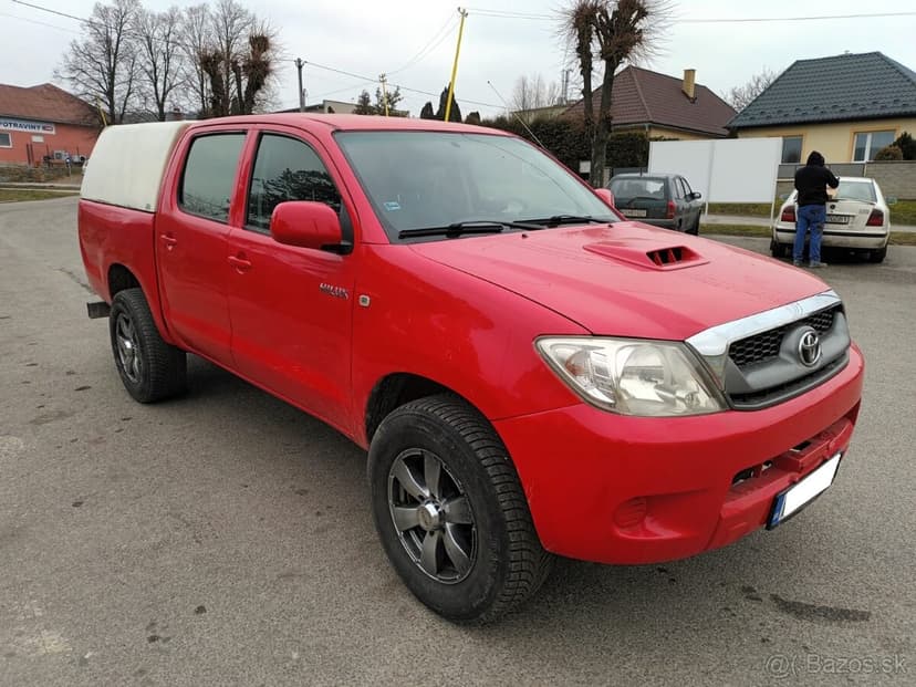 Toyota Hilux DC 2.5 I D-4D Terra 2011, 106 kW, 4x4,207000 km